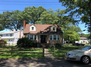 378 Roosevelt Ln, Kenilworth, NJ 07033