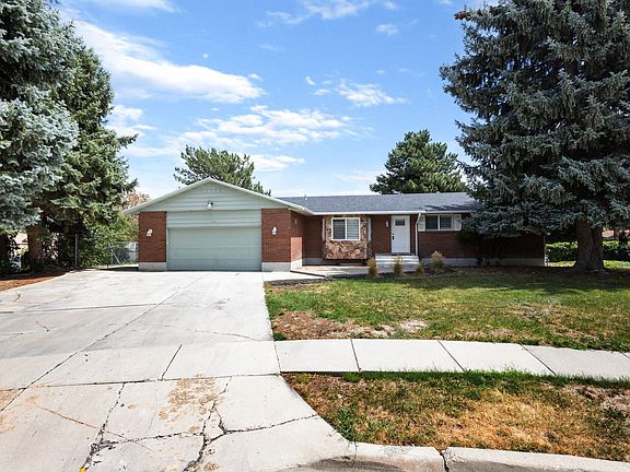 2nd image of 7503 S Paddington Cir