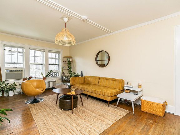 4th image of 20 Evans St #3A