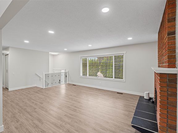 3rd image of 1102 Kemano St