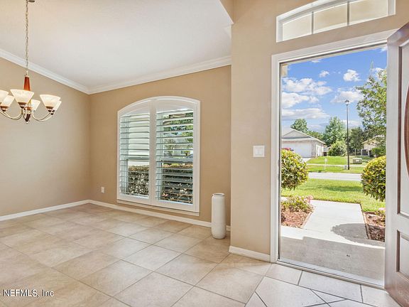 5th image of 456 SUMMIT Drive