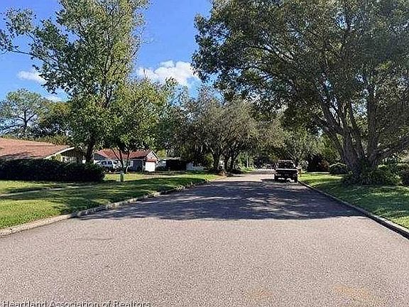 5th image of 1872 Linden Rd