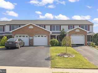 390 Acorn Cir, Lebanon, PA 17042