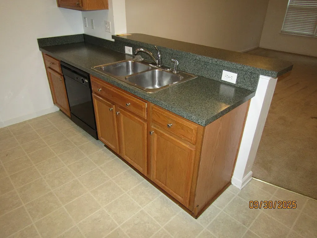 3 bed, 1250 sqft, $1,600 — Photo 4
