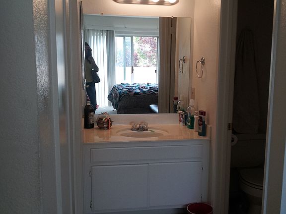 4th image of 24401 Valle Del Oro Unit 202