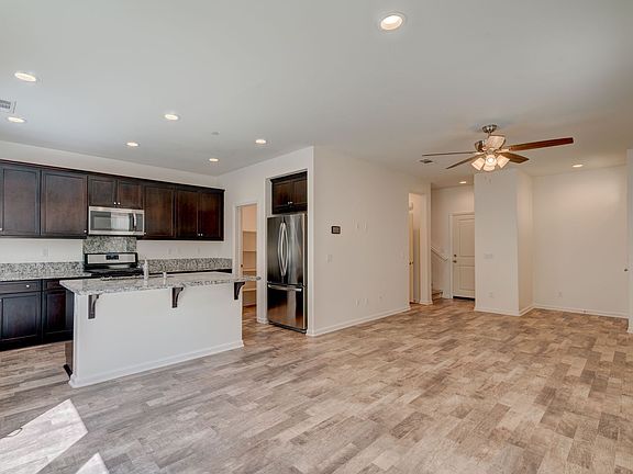 4th image of 35387 Marabella Ct