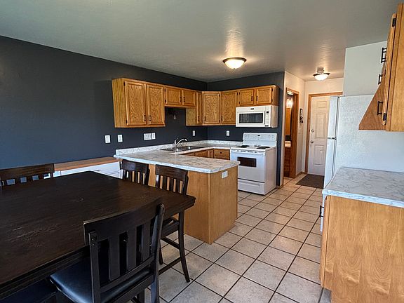 4th image of 435 W Green Bay St