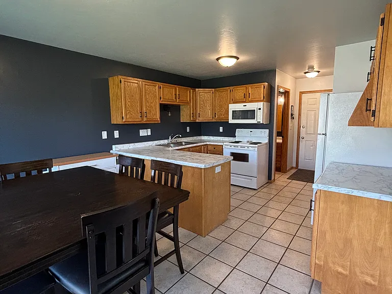 435 W Green Bay St — Photo 4
