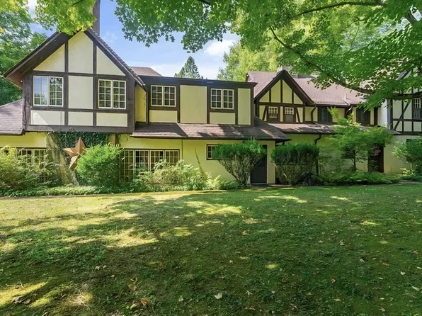 62 Warner Rd, Hubbard, OH 44425