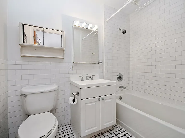 150 S 1st St #3C — Photo 11