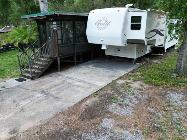 25235 NE 142 City In The Est #Of, Fort Mc Coy, FL 32134