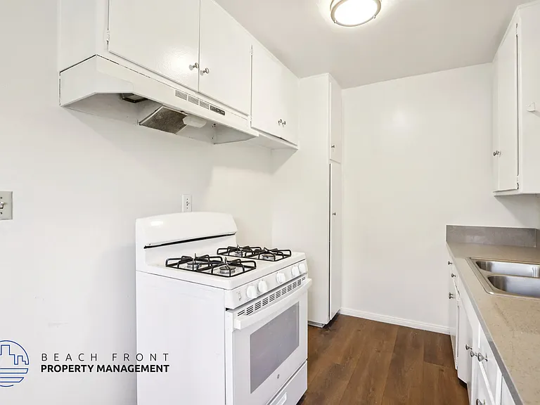 1475 Pine Ave. — Photo 2