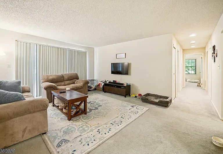 269 English Pl — Photo 5