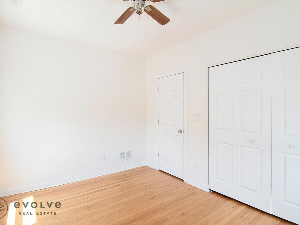1st image of 2415 W Montrose Ave APT 3