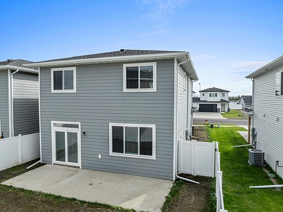 5th image of 2441 Landmark Dr