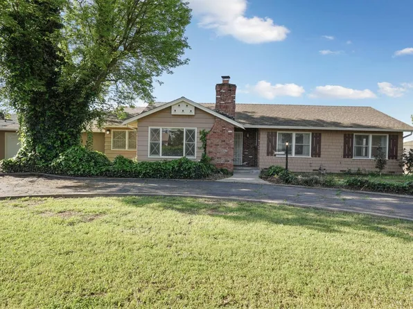 5580 E Harney Ln, Lodi, CA 95240