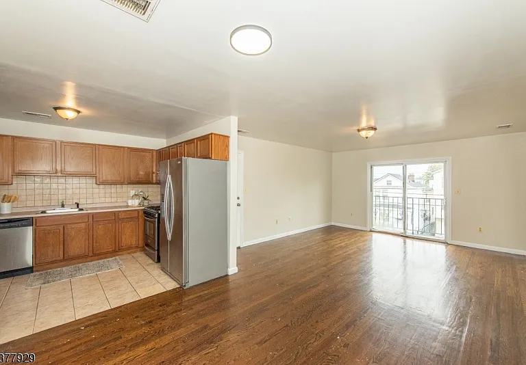 905 Olive St #2 — Photo 9