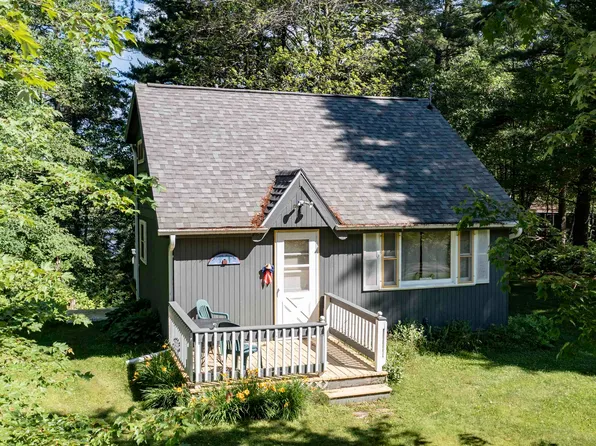 E2976 Moon Lake Ct, Iola, WI 54945