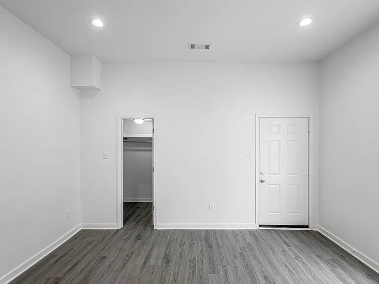 223 S Park St — Photo 12