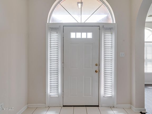 4th image of 6771 Oak Forest Dr