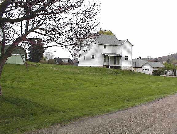 2nd image of 124 High St