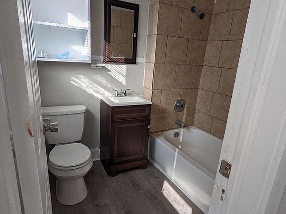 3rd image of 2959 Benbrook Blvd