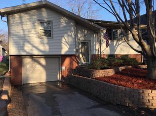 860 Elmwood Ave, Lincoln, NE 68510