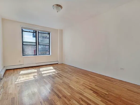 1130 Stadium Avenue image 5 of 10