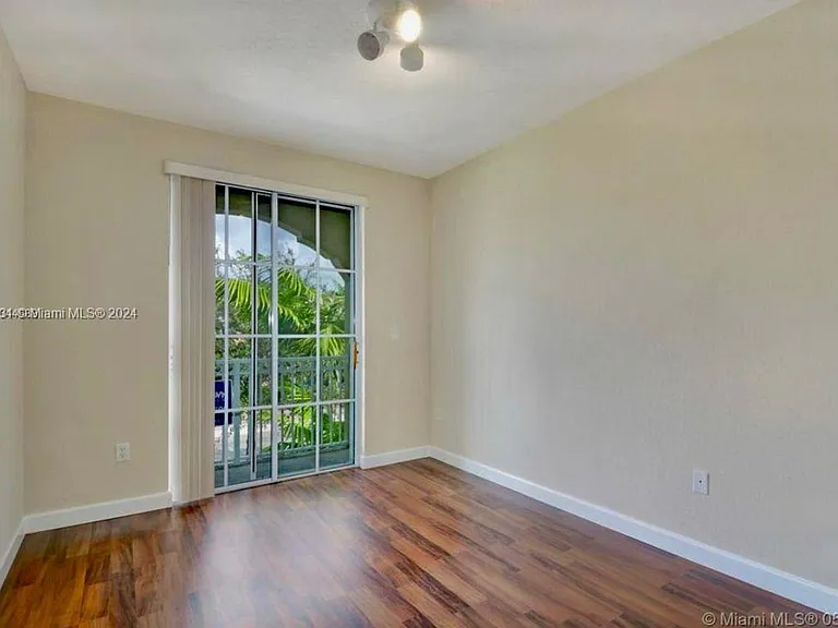 2470 SE 15th Ct #2470 — Photo 10