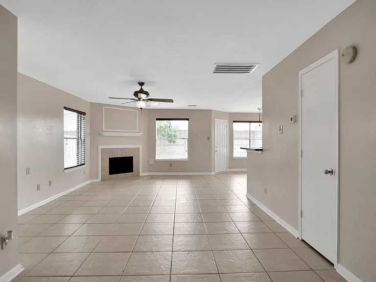 2939 Sailors Moon Dr — Photo 6