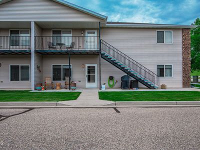 1218 N 35th St APT 1, Bismarck, ND, 58501