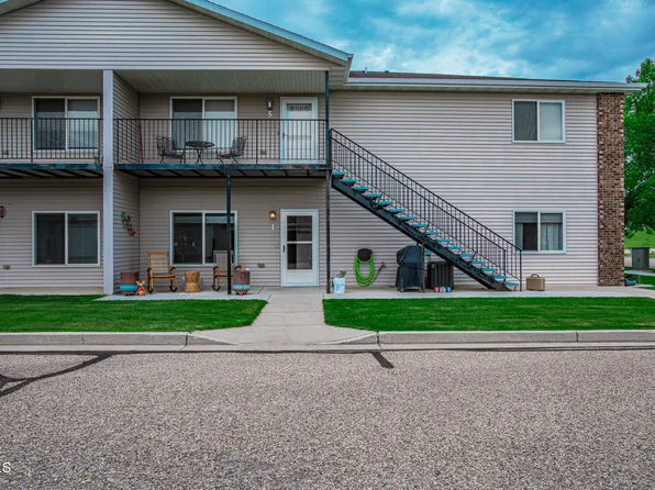 1218 N 35th St APT 1, Bismarck, ND 58501