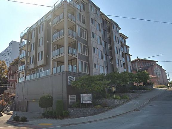 3rd image of 1 St Helens Ave APT 104