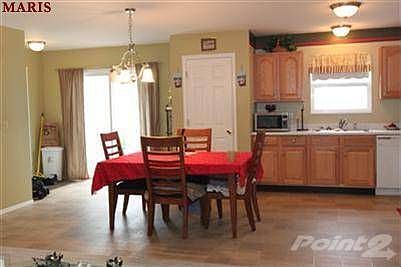 4th image of 228 Autumn Oaks Dr