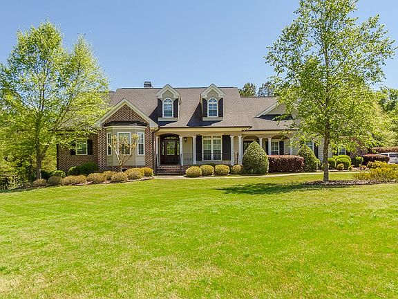 3rd image of 750 Meadow Hill Dr