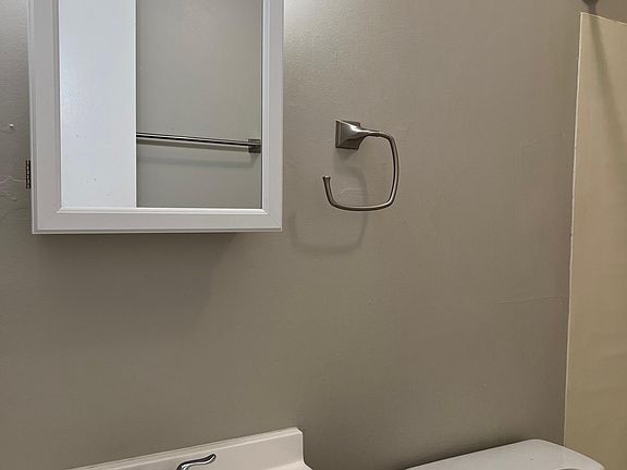 5th image of 1218 Lawrence Ave #2
