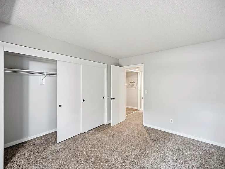 E 1st Dr — Photo 8