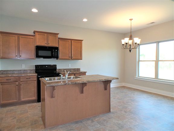 5th image of 14652 Griffin St