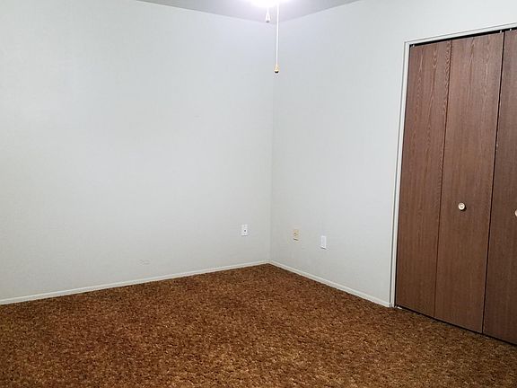 4th image of 8173 Edwards Ave
