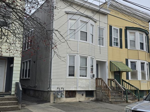 685 Clinton Ave FLOOR 2