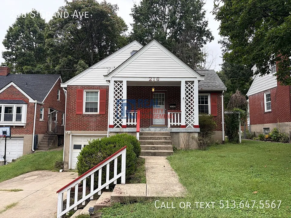 216 S Grand Ave