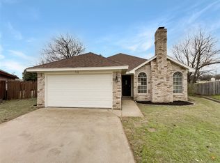 512 Oak Ridge Ct, Crowley, TX 76036