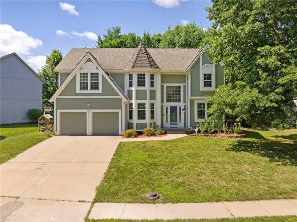 11417 W 117th Ter, Overland Park, KS 66210