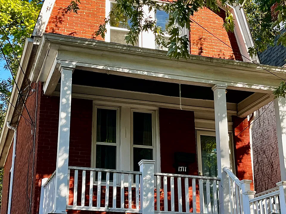 1711 Rutherford Ave