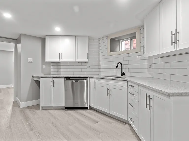 190 Glebe Ave #1 — Photo 2