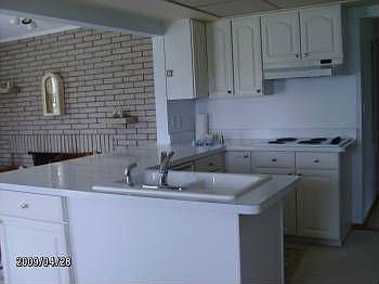 2nd image of 4200 Aquarina St