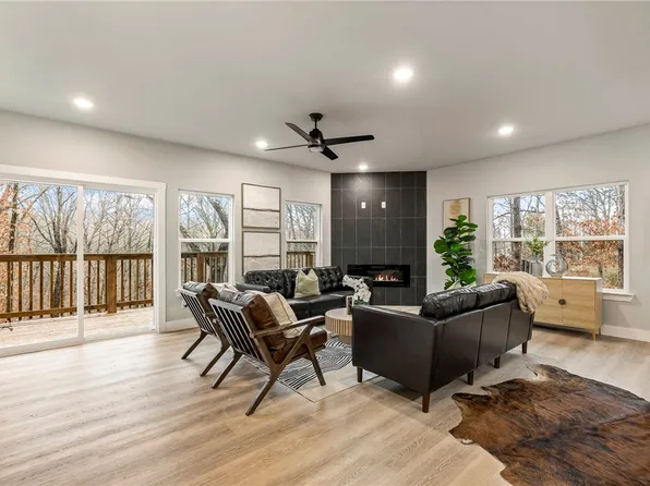 6 Duart Ln, Bella Vista, AR 72715