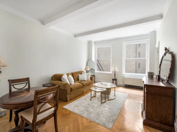 1060 Park Avenue 3A image 1 of 4