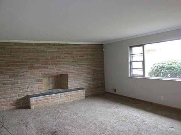 3rd image of 5129 Winston Dr