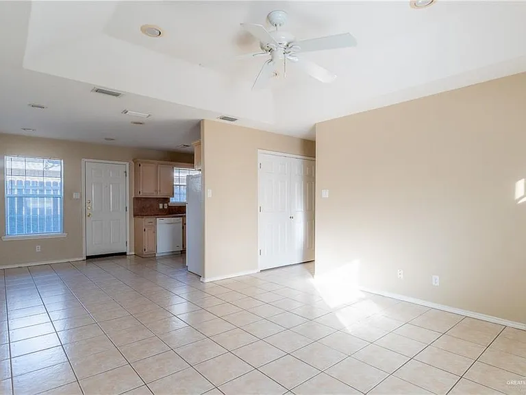 703 N Agate St #C — Photo 7